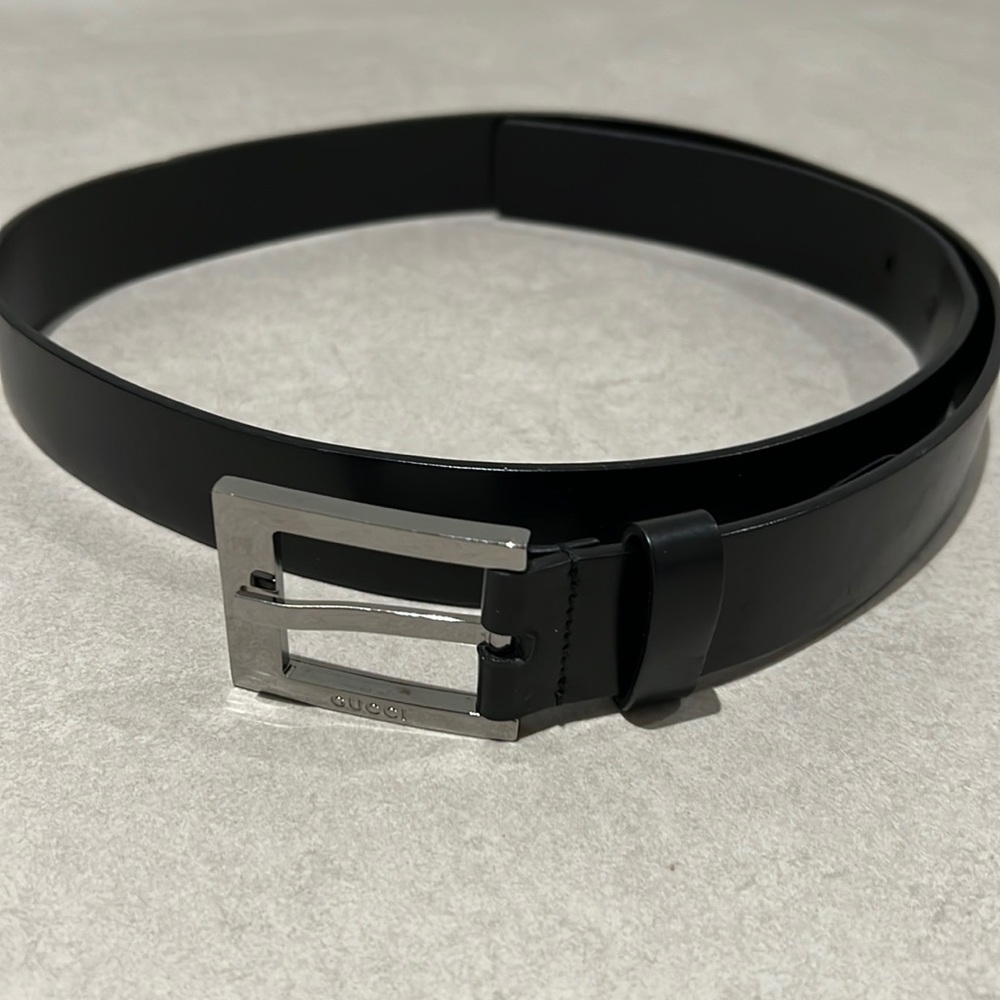 GUCCI MEN BLACK LEATHER BELT WITH SILVER HARDWARE ELEGANT LUXURY DESIGNER